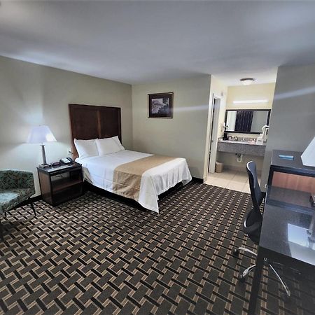Travelodge By Wyndham Jackson I-40 Exit 82 מראה חיצוני תמונה