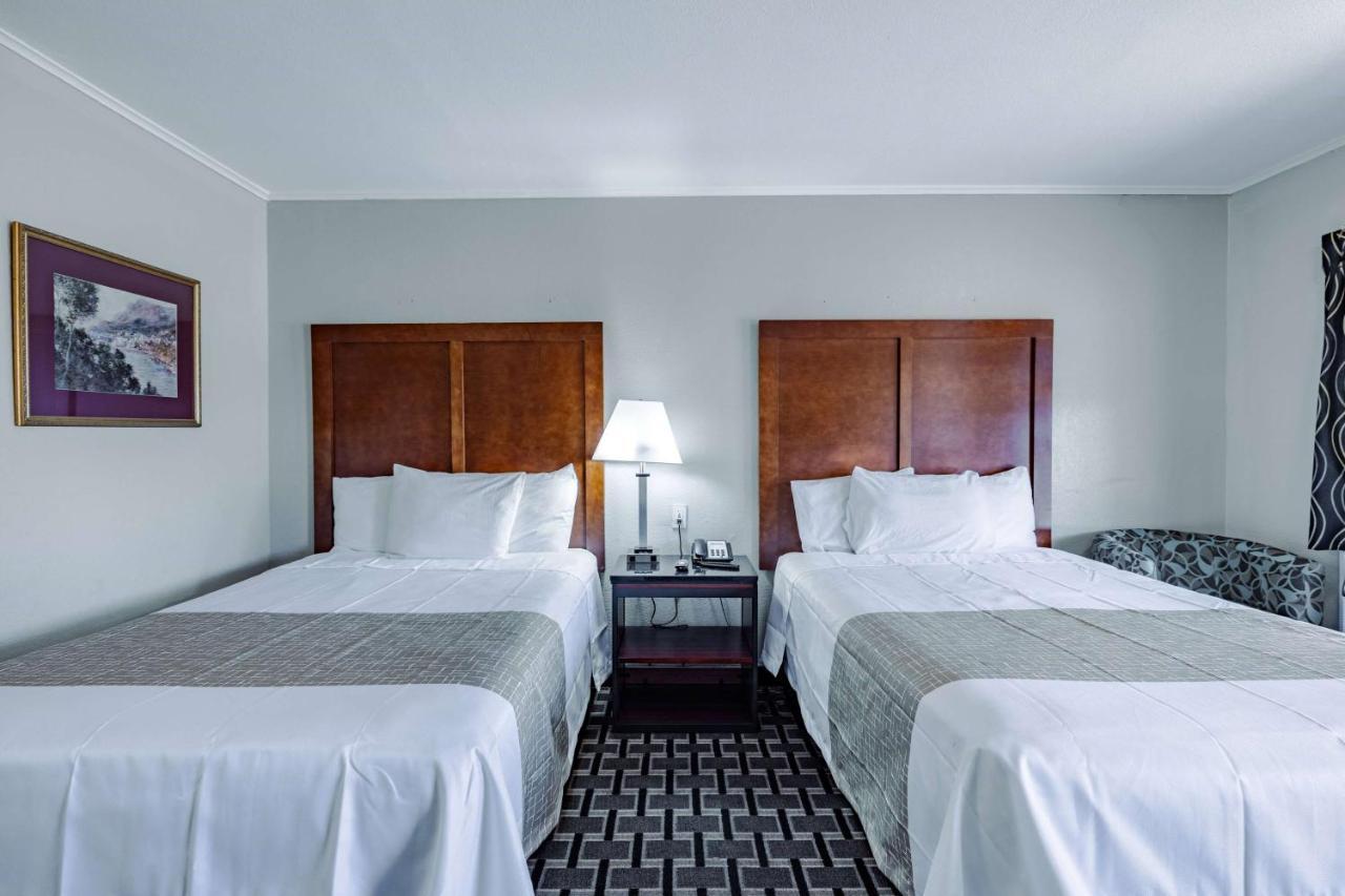Travelodge By Wyndham Jackson I-40 Exit 82 מראה חיצוני תמונה
